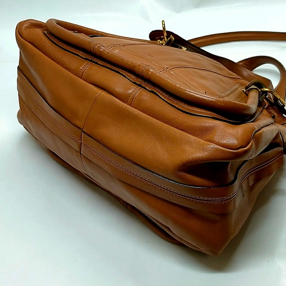 Chloe Paraty - Picture 5 of 9